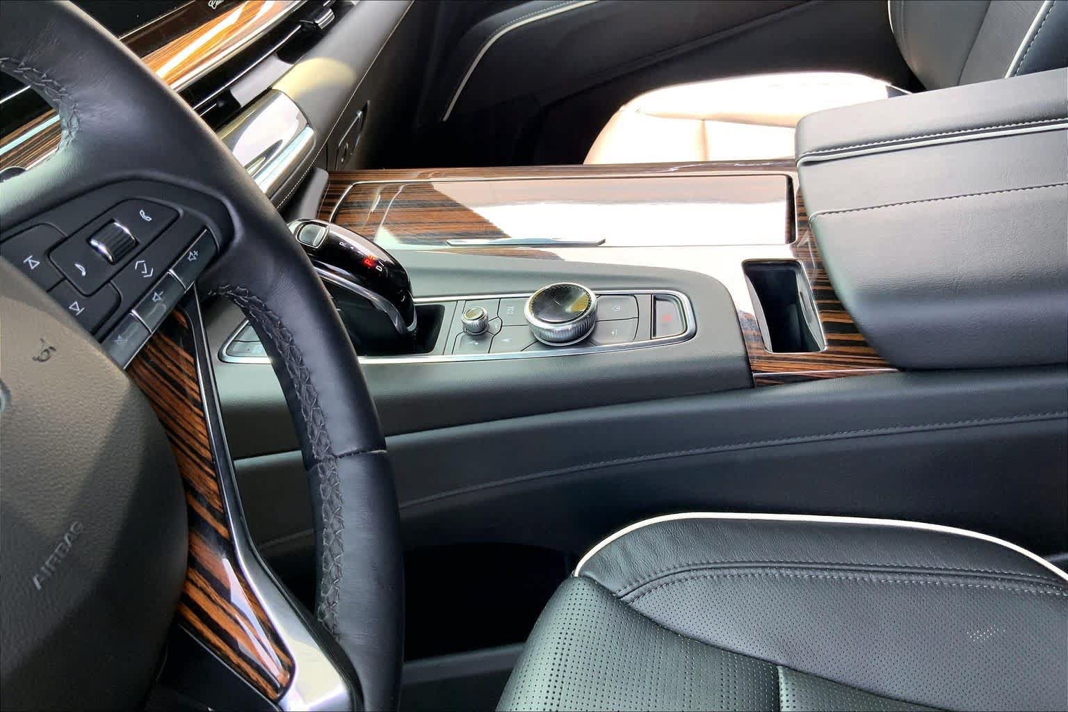 Used 2023 Cadillac Escalade Premium Luxury w/ LPO, Floor Liner Package AWD/4WD image 15