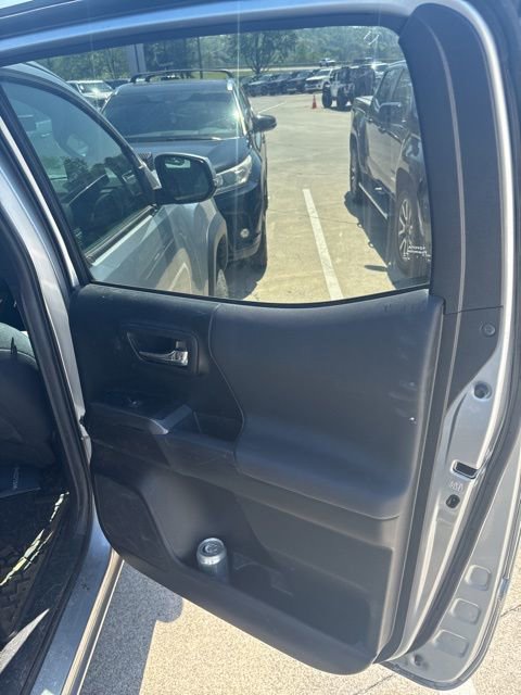 Used 2023 Toyota Tacoma TRD Off-Road w/ Technology Package image 18