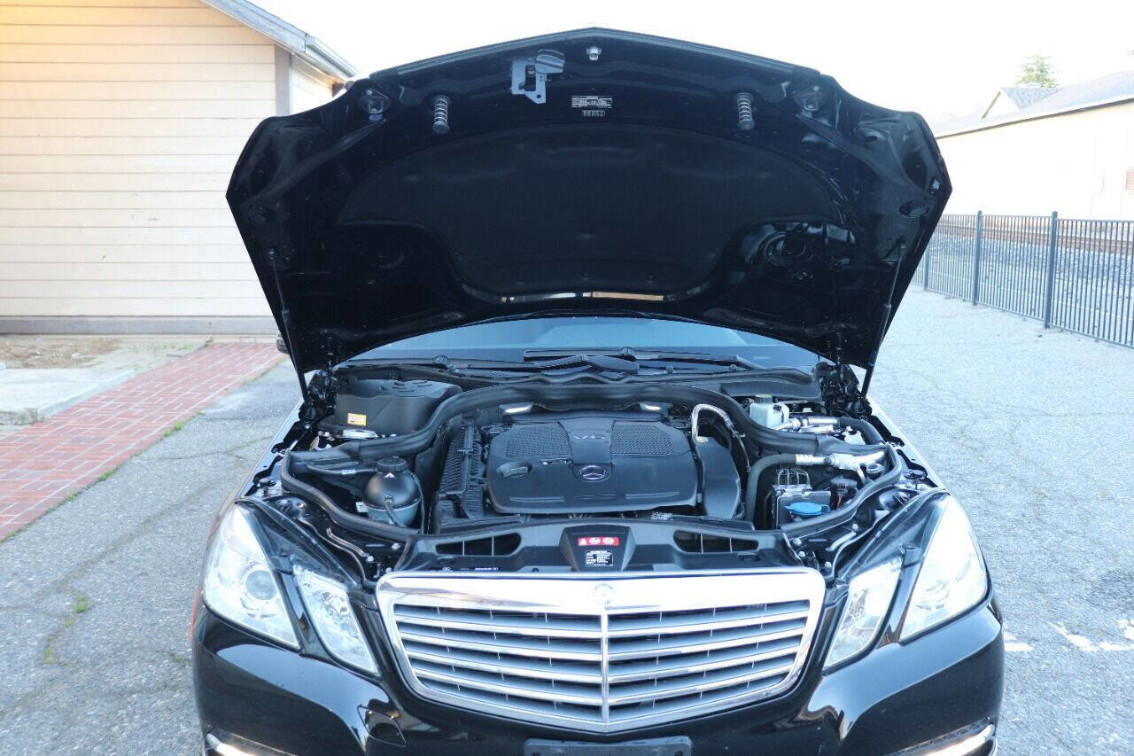 Used 2013 Mercedes-Benz E 350 Sedan image 15