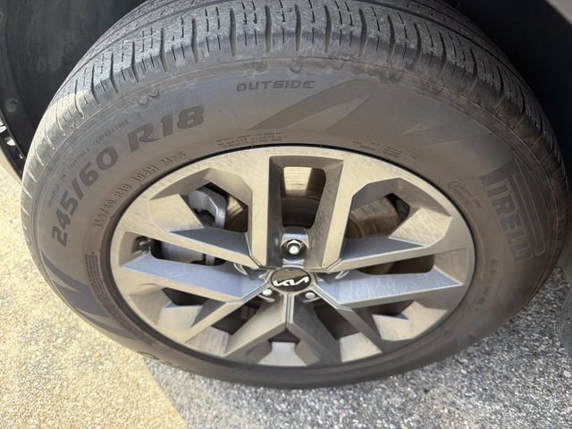 Used 2025 Kia Telluride LX FWD image 20