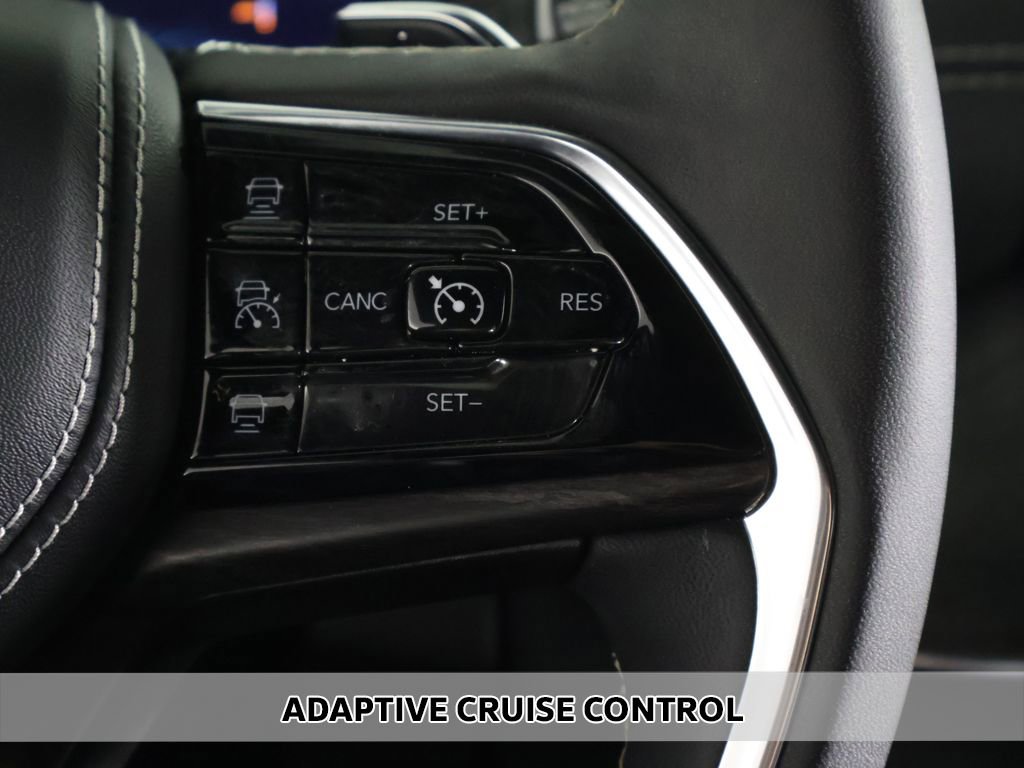 Used 2022 Jeep Grand Cherokee Overland AWD/4WD image 6