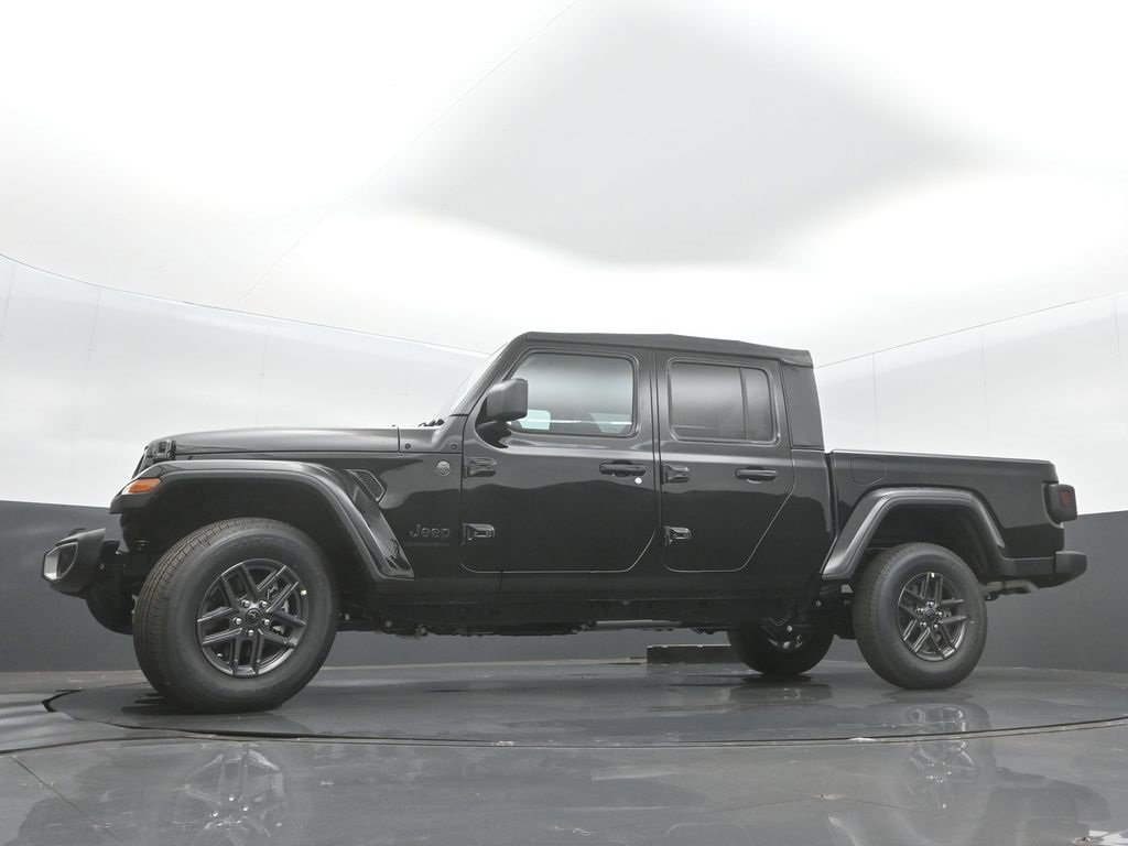 New 2025 Jeep Gladiator Sport image 30
