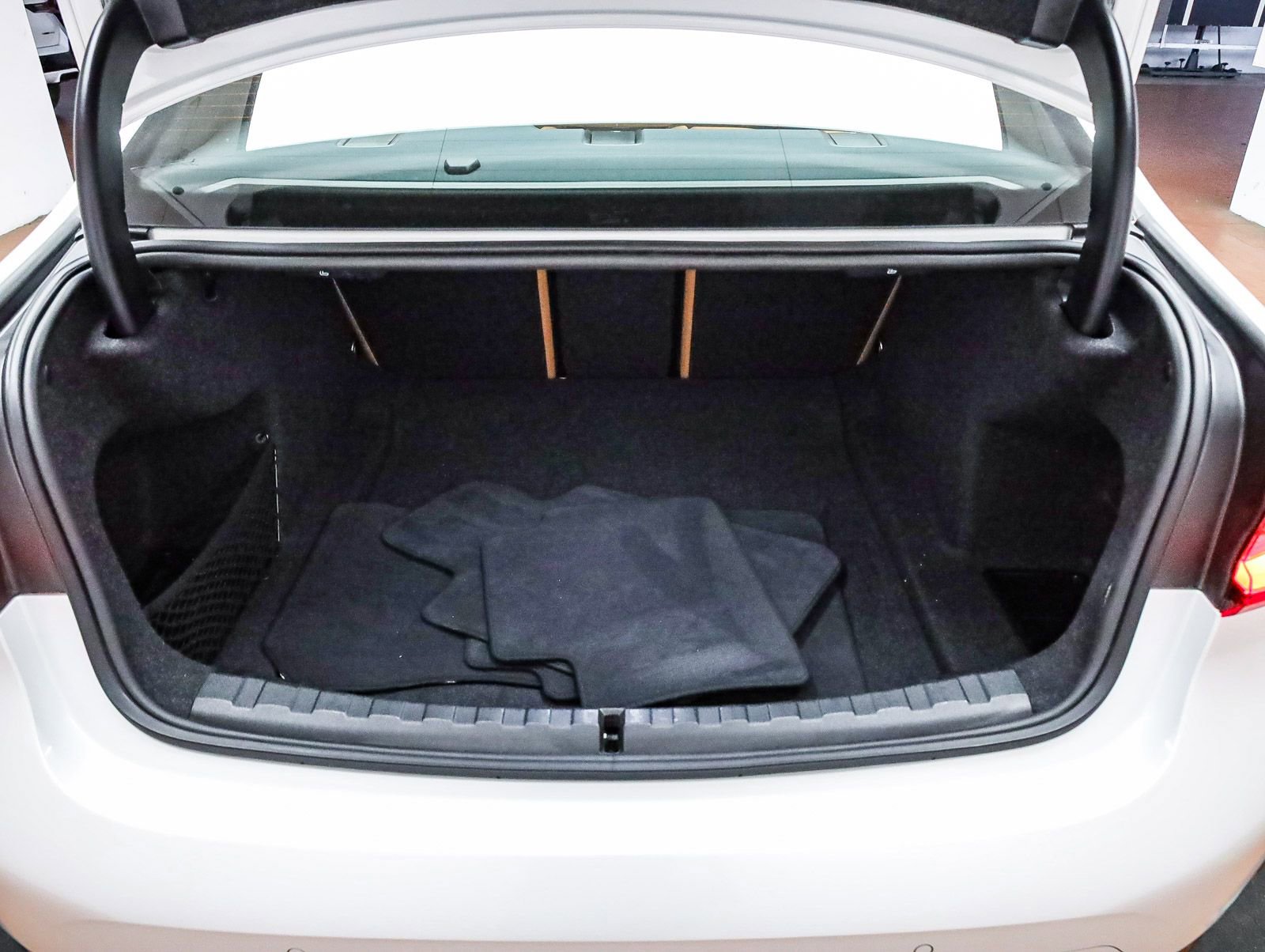 Used 2026 BMW 330i Sedan image 26