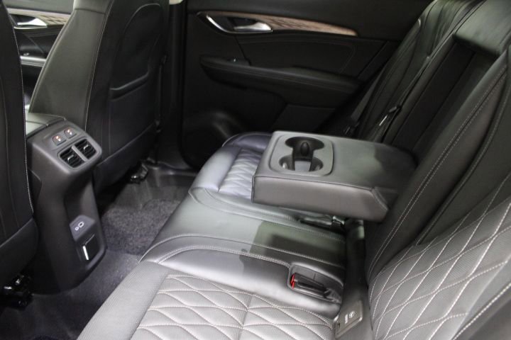 Used 2023 Buick Envision Avenir AWD/4WD image 50