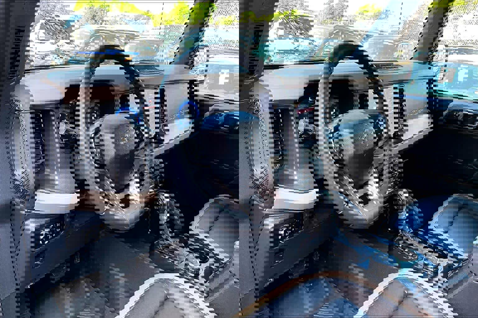 Used 2025 Ford Bronco Big Bend w/ Black Diamond Package image 24