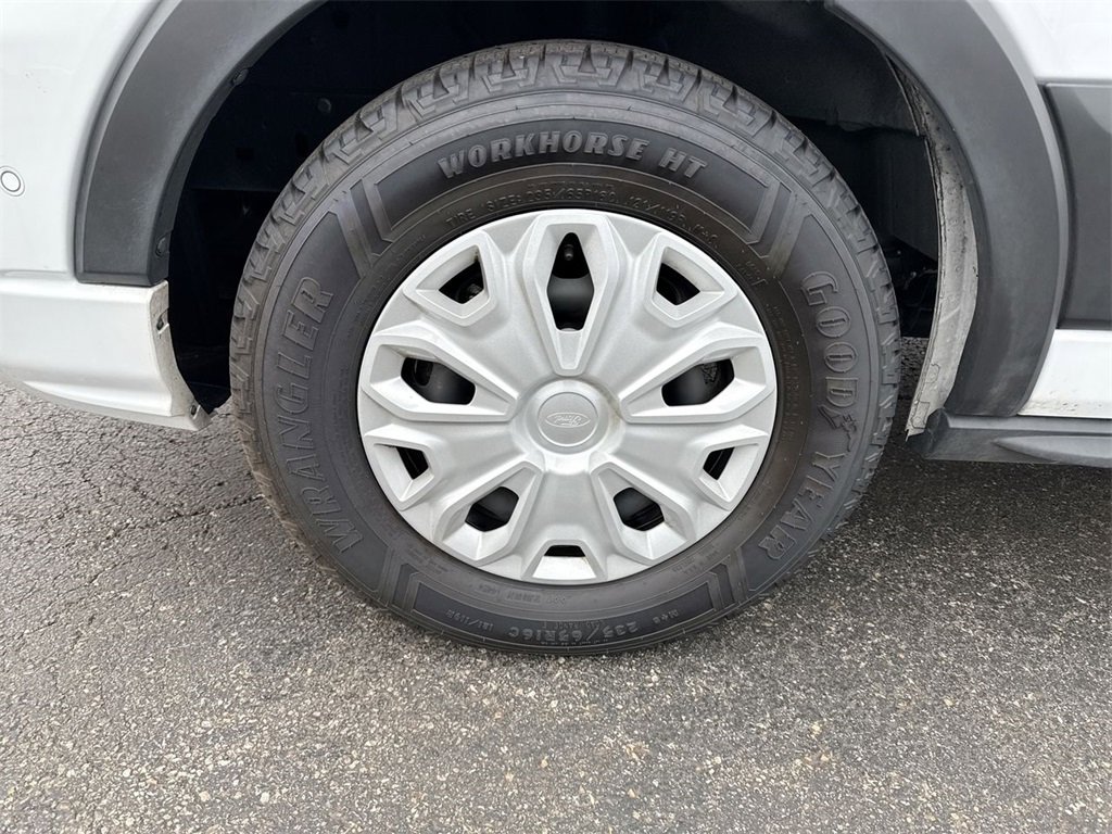 Used 2023 Ford Transit 350 XLT image 10