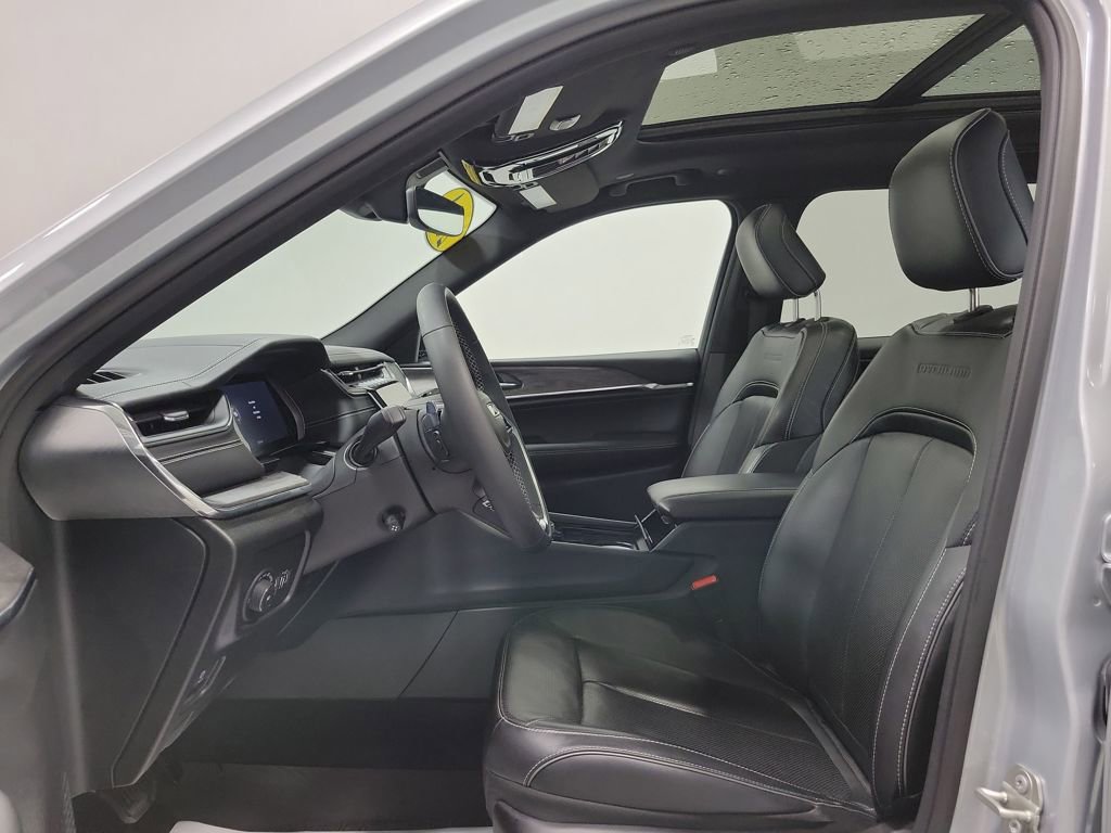 Used 2024 Jeep Grand Cherokee L Overland w/ Trailer Tow Package image 29