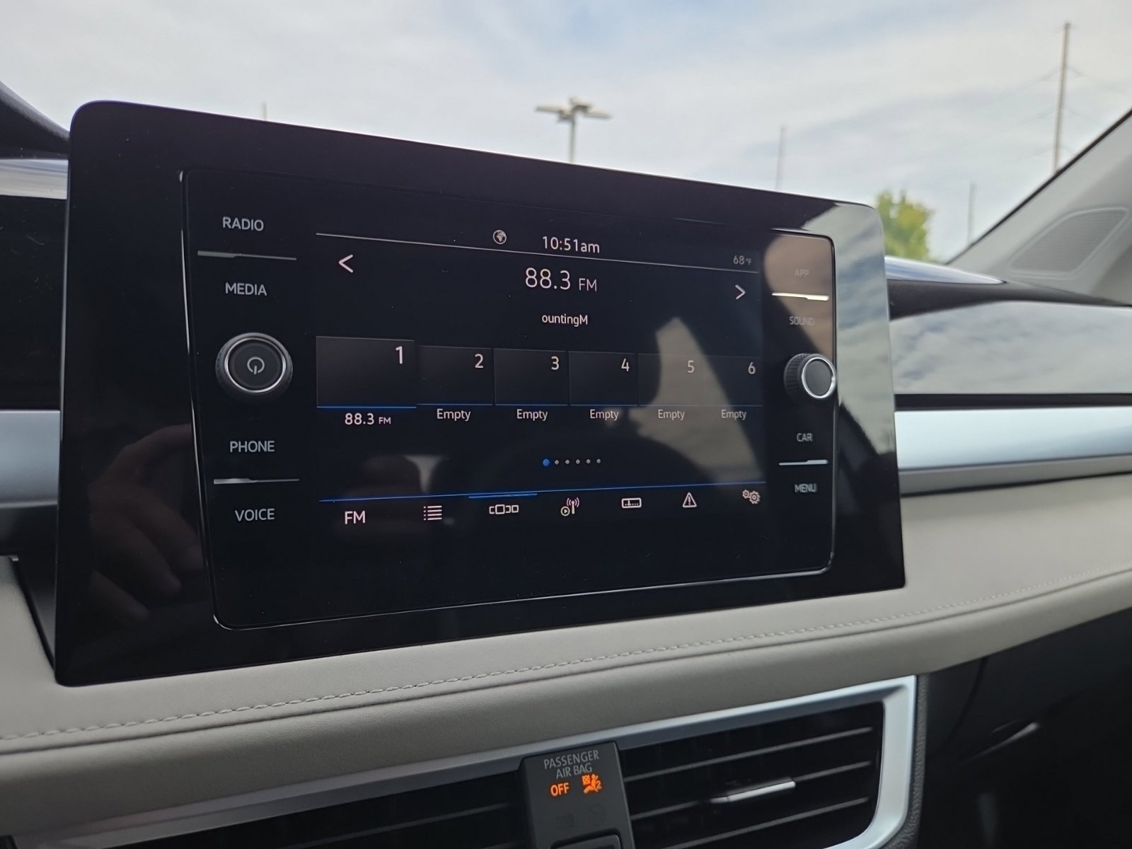 New 2027 Volkswagen Taos SE FWD image 30