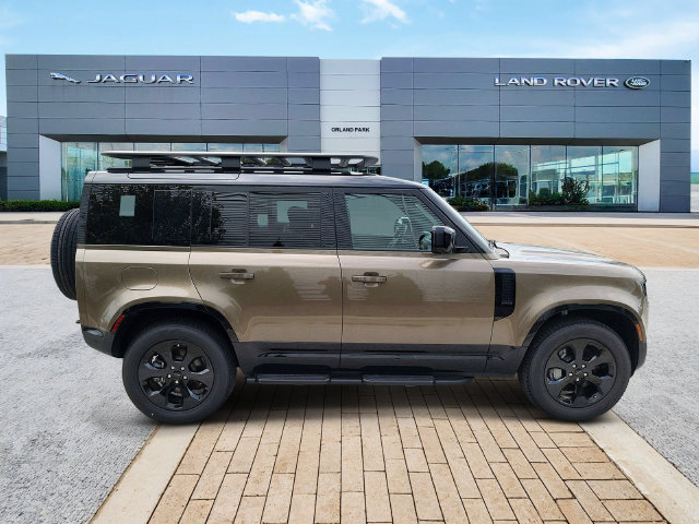 New 2026 Land Rover Defender 110 X-Dynamic SE AWD/4WD image 3
