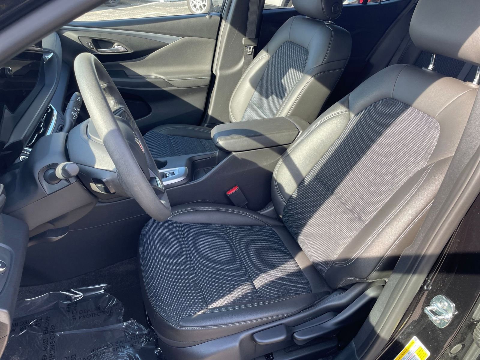 Used 2025 Buick Envista Preferred image 35