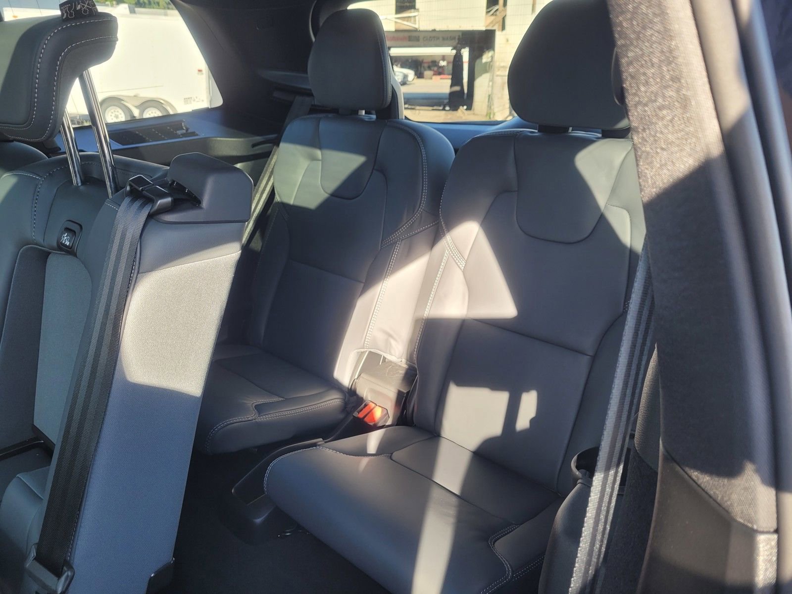 Used 2024 Volvo XC90 T8 Ultimate image 12