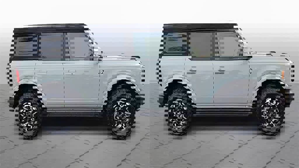 Used 2021 Ford Bronco Outer Banks image 9