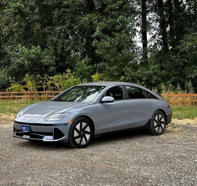 Certified 2025 Hyundai Ioniq 6 SE RWD image 5