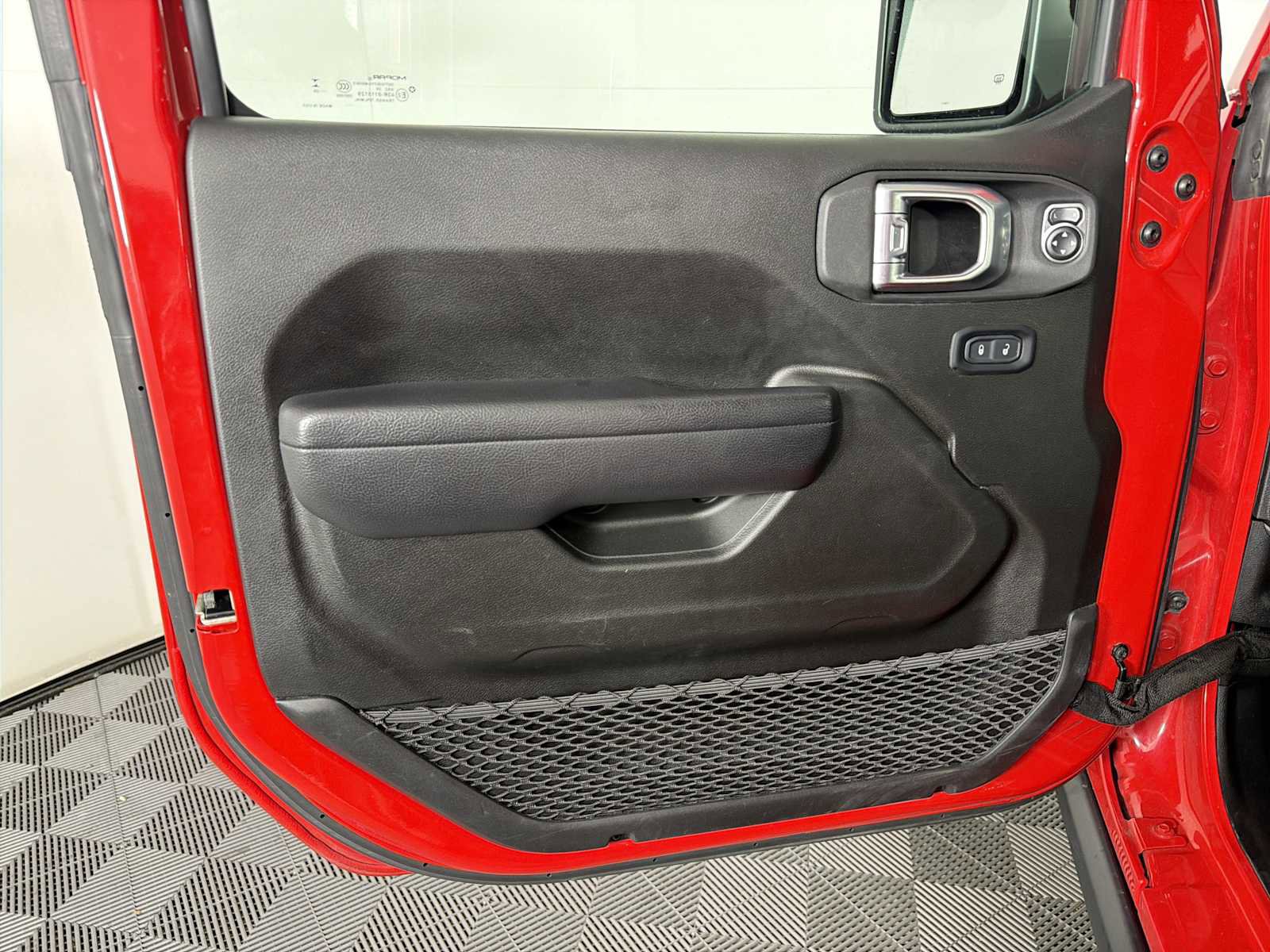 Used 2024 Jeep Wrangler Unlimited Rubicon image 8