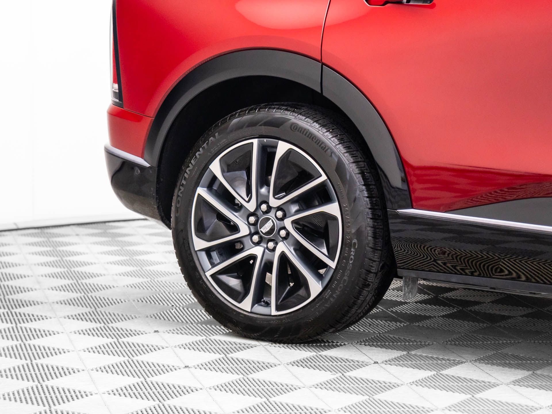 Used 2025 Cadillac Optiq Sport 2 w/ LPO, Floor Liner Package image 37