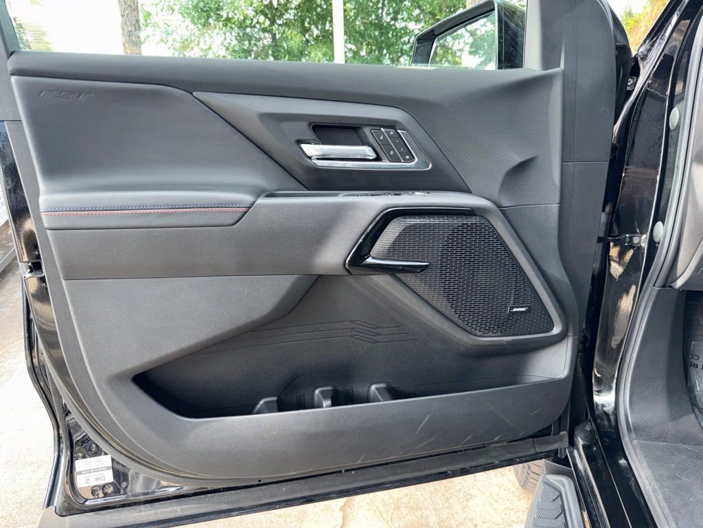 Used 2025 Chevrolet Silverado EV RST AWD/4WD image 28
