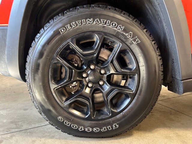 Used 2021 Jeep Cherokee Trailhawk AWD/4WD image 9