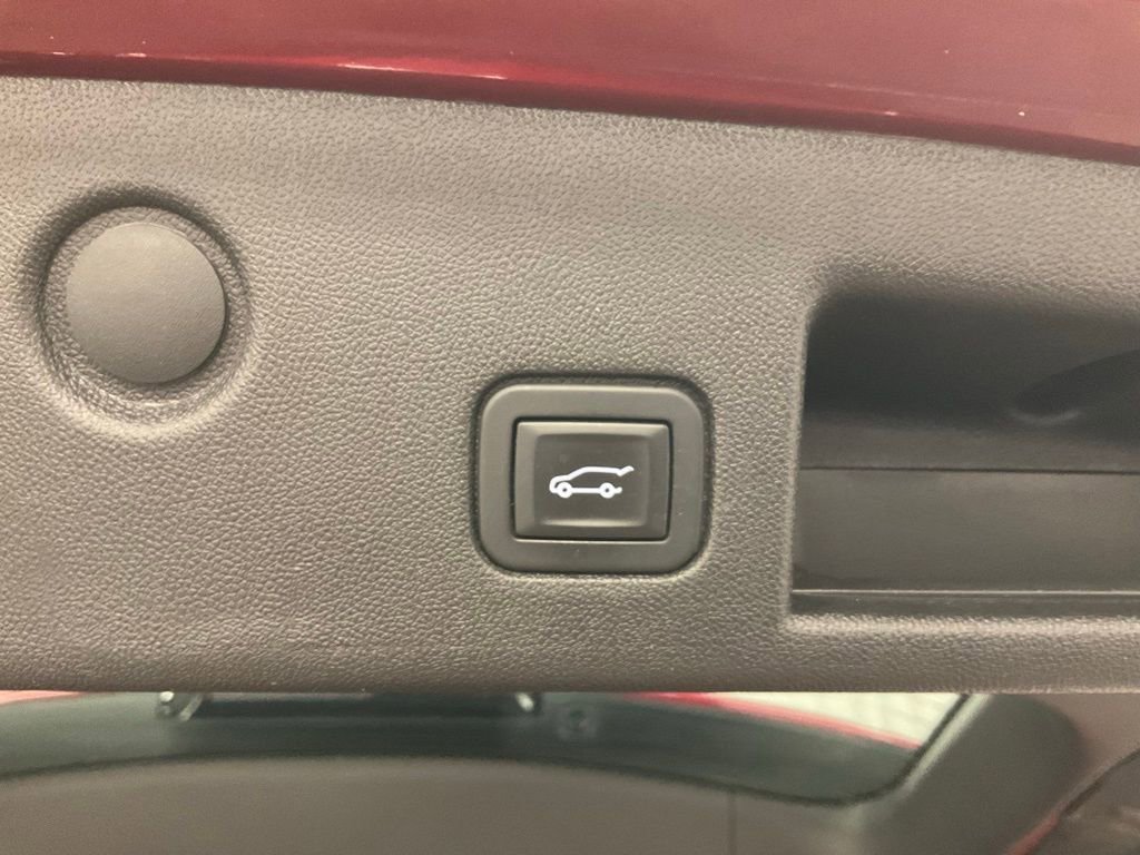 Used 2020 Chevrolet Equinox LT image 25