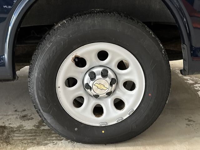 Used 2013 Chevrolet Express 1500 LS image 29