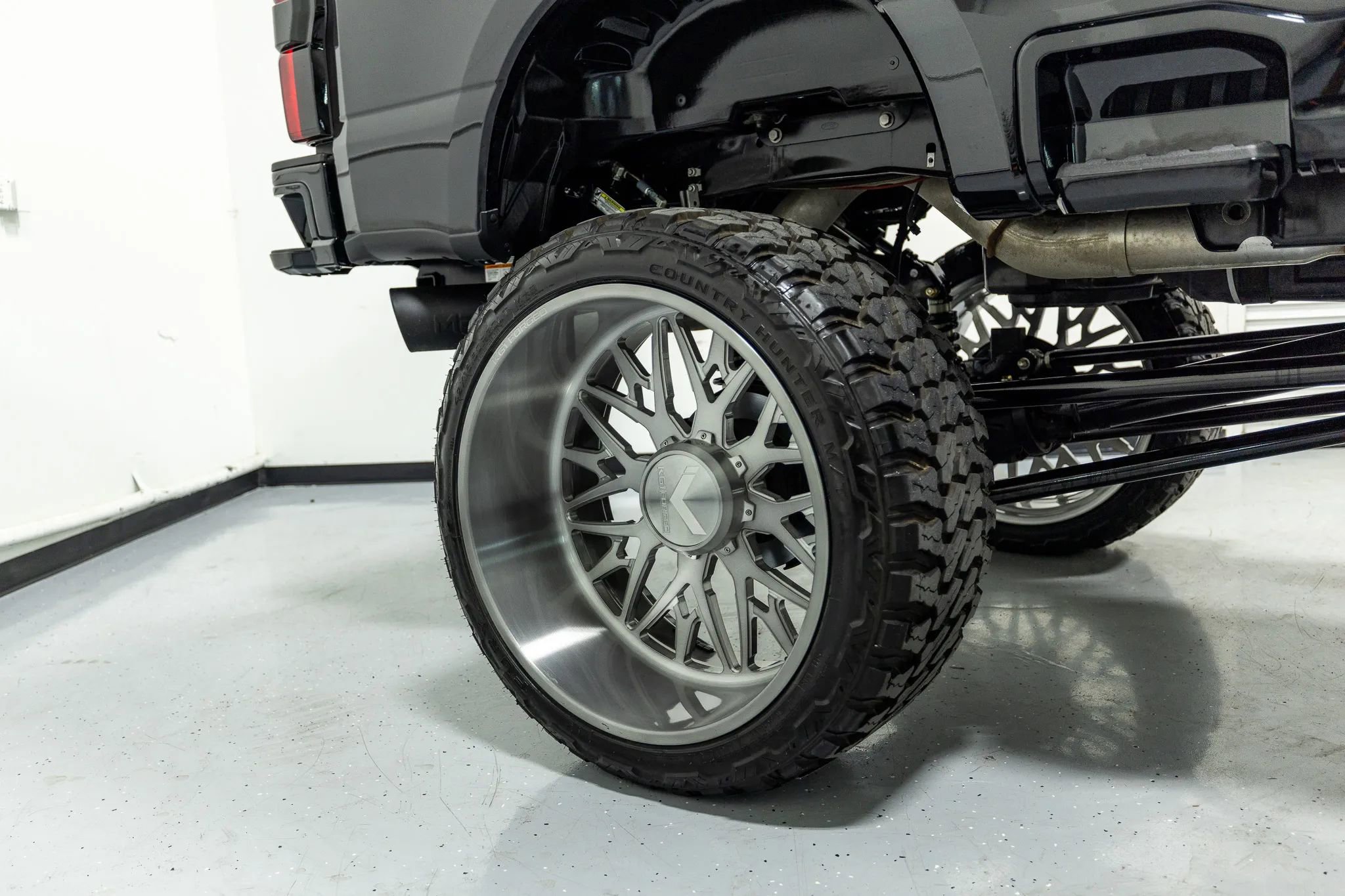 Used 2024 Ford F350 Platinum image 45