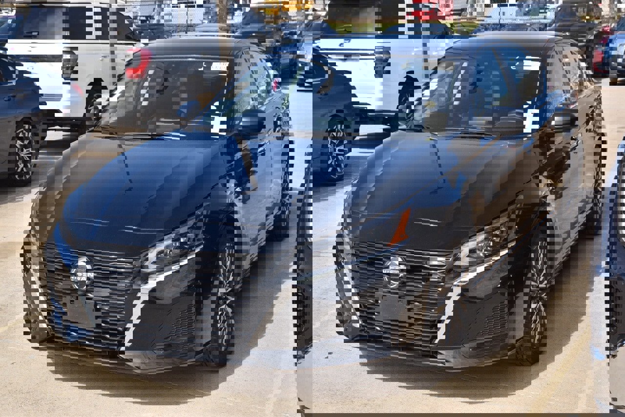 Used 2025 Nissan Altima 2.5 SV image 2