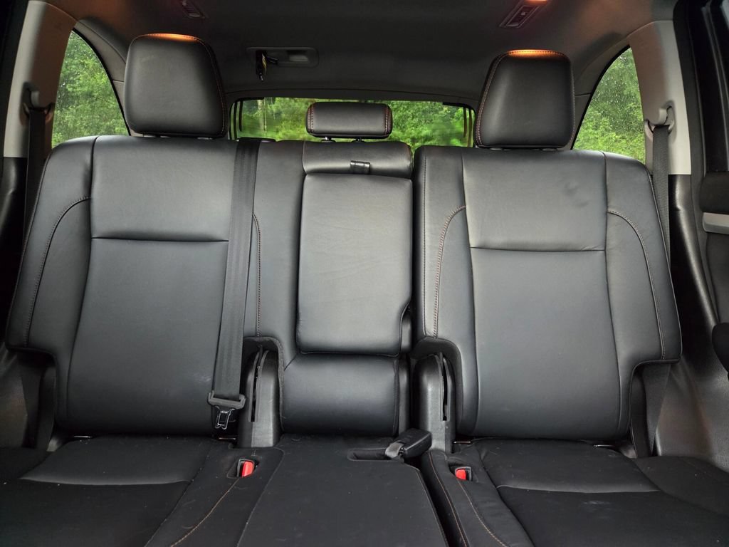 Used 2017 Toyota Highlander XLE FWD image 10