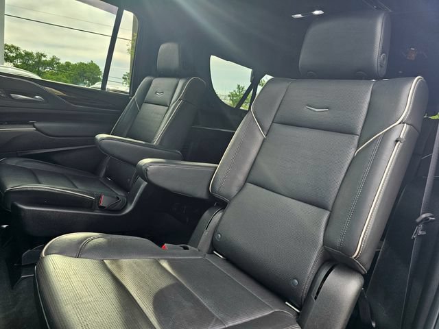 Used 2023 Cadillac Escalade ESV Premium Luxury w/ Performance Package AWD/4WD image 21