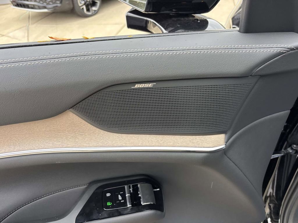 New 2025 Volvo EX90 Ultra w/ Protection Package Premier image 12