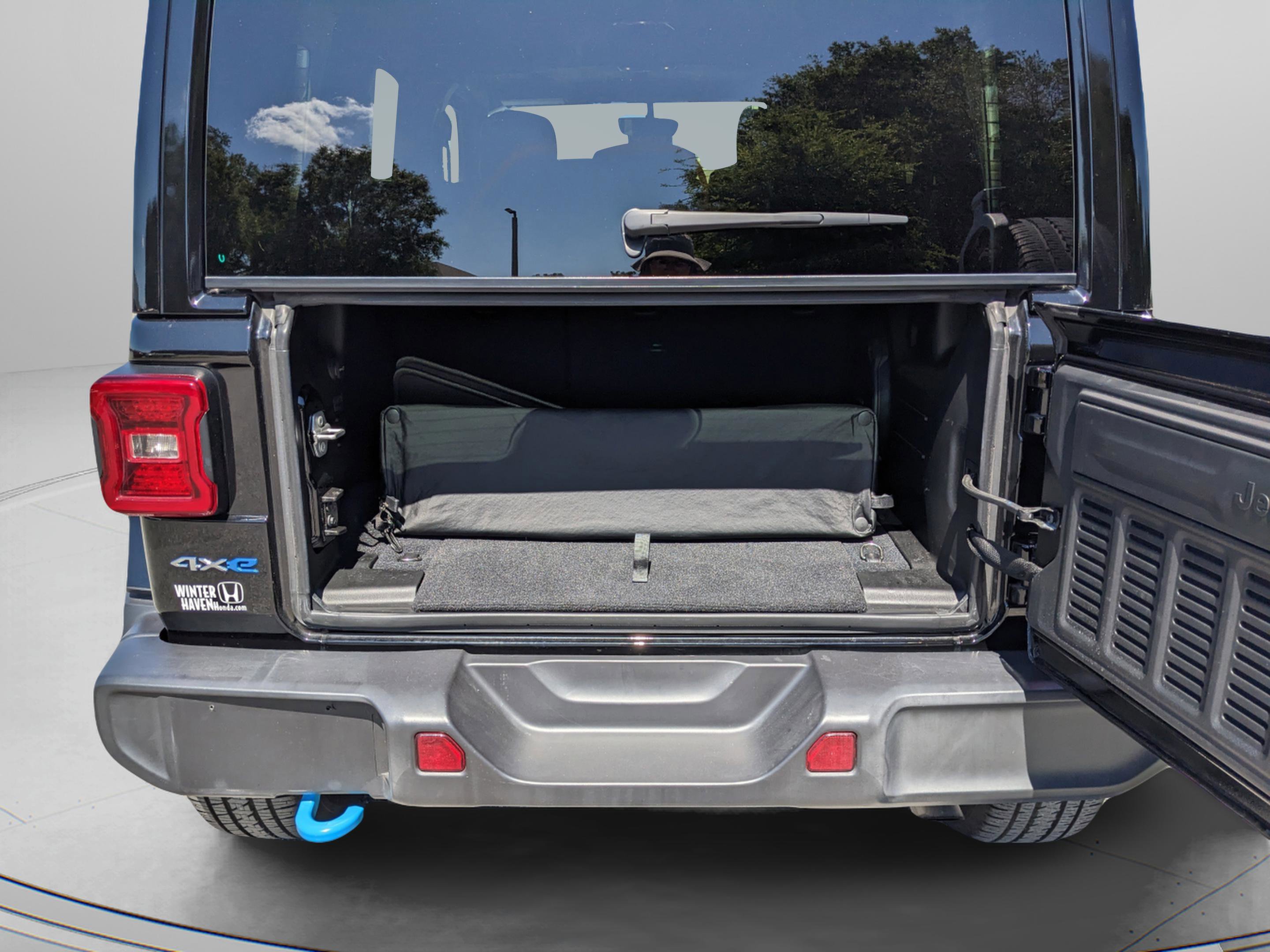 Used 2022 Jeep Wrangler Unlimited Sahara image 11