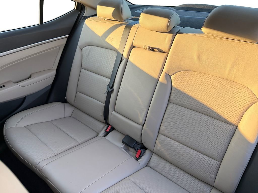 Used 2020 Hyundai Elantra Limited image 13