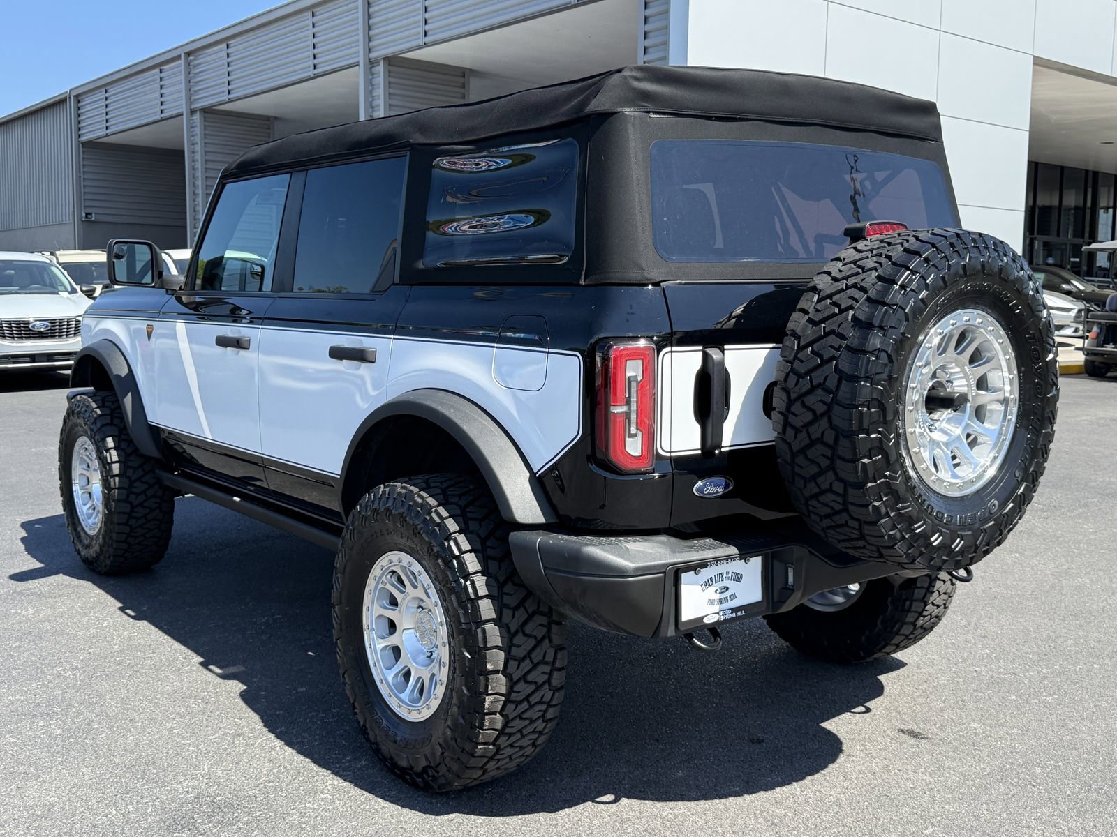 Used 2023 Ford Bronco Badlands AWD/4WD image 6
