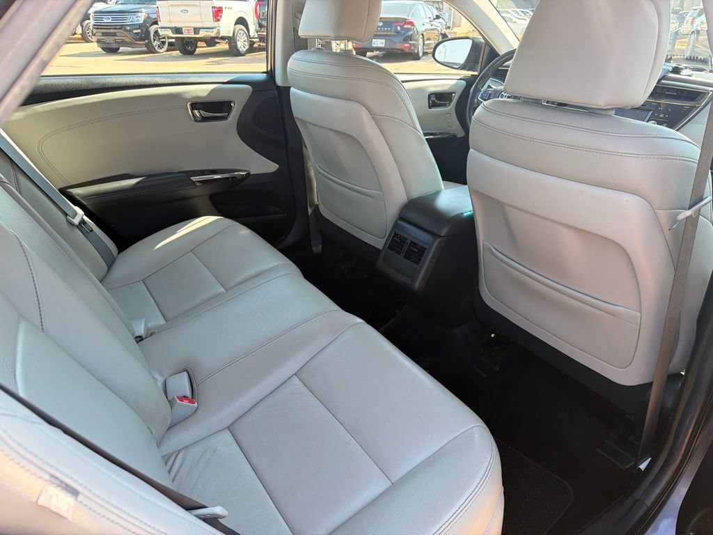 Used 2016 Toyota Avalon Touring FWD image 9