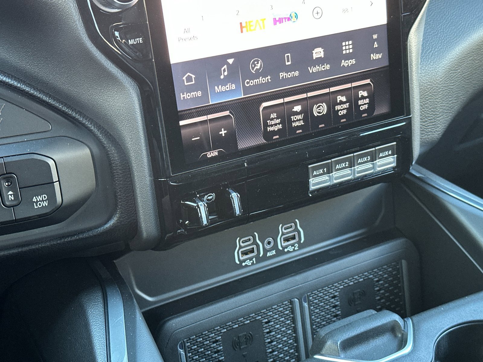 New 2025 RAM 2500 Laramie image 18