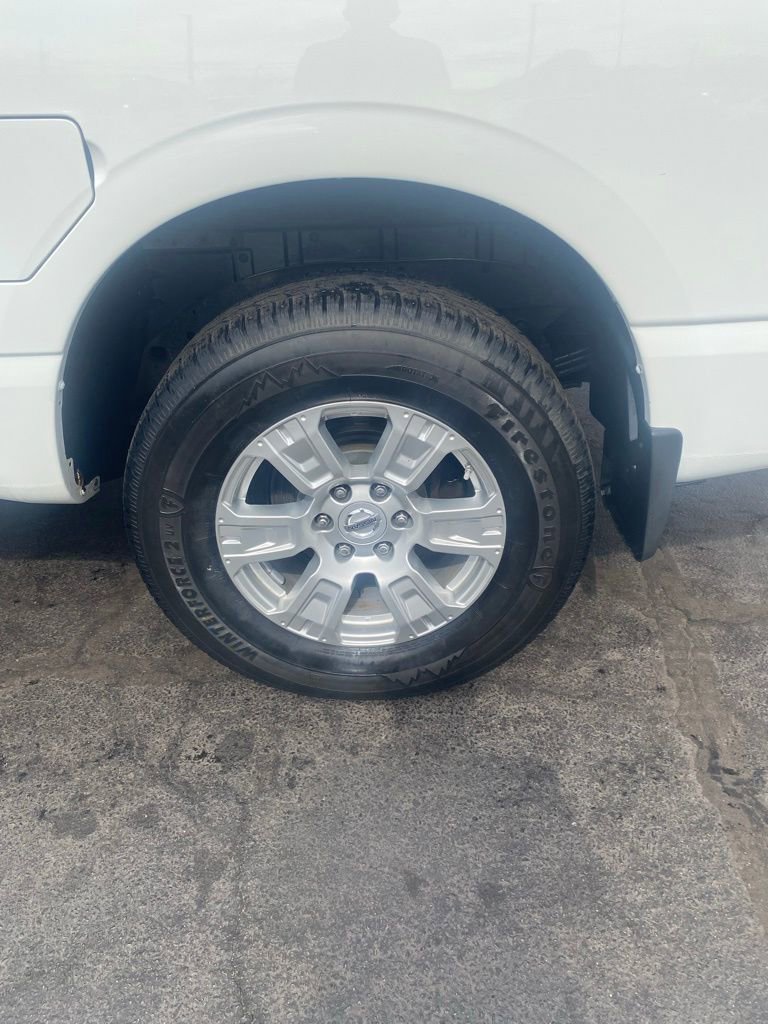 Used 2018 Nissan Titan SV w/ SV Convenience Package image 4