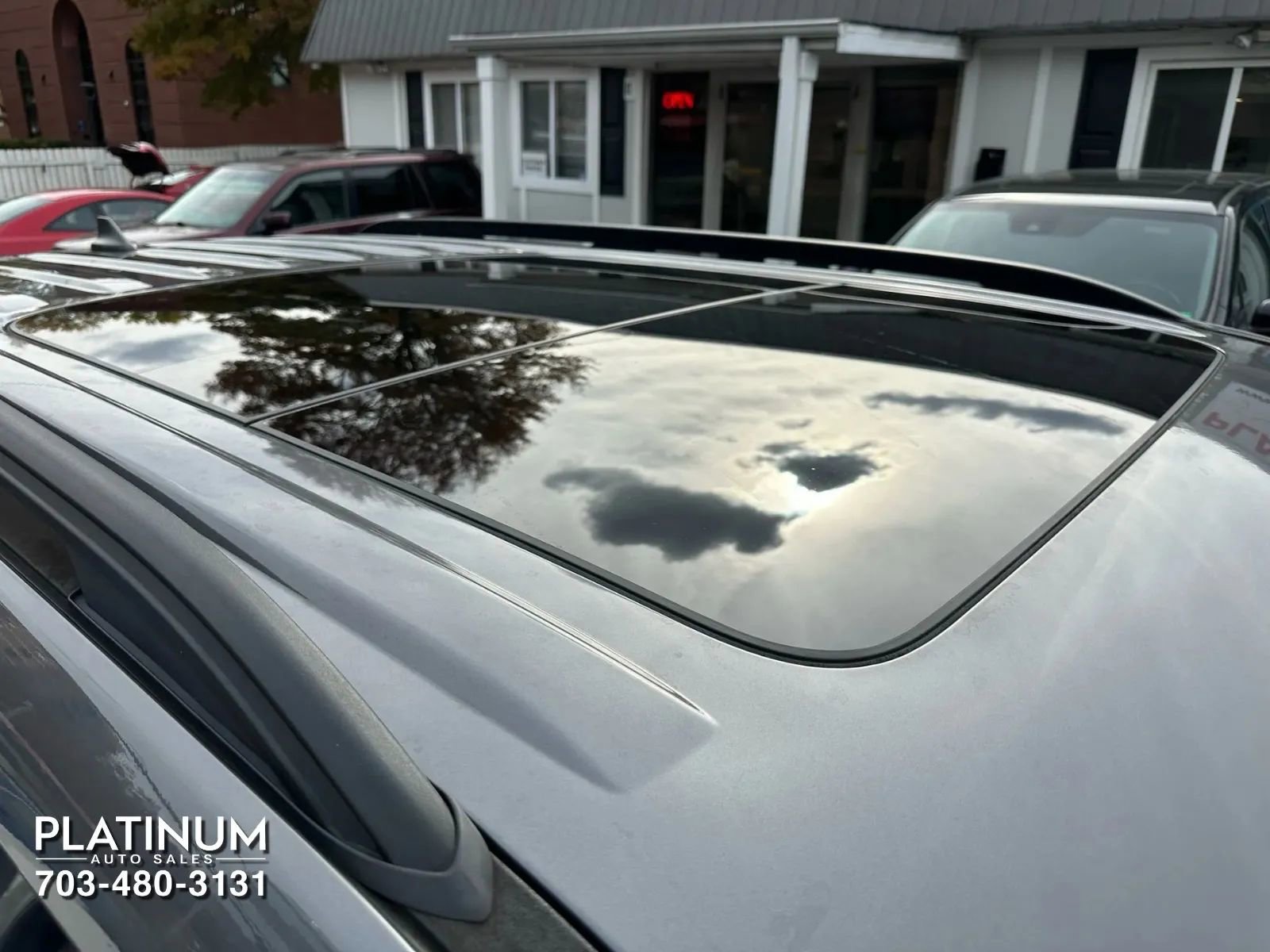 Used 2021 Ford Explorer XLT w/ Equipment Group 202A image 21