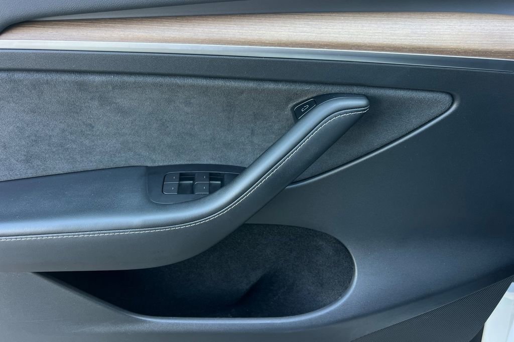 Used 2023 Tesla Model Y Performance image 13