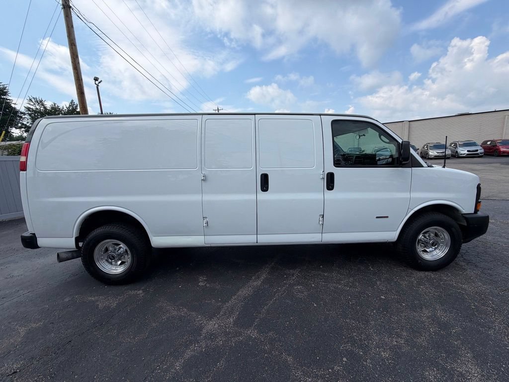 Used 2014 Chevrolet Express 2500 Extended RWD image 25