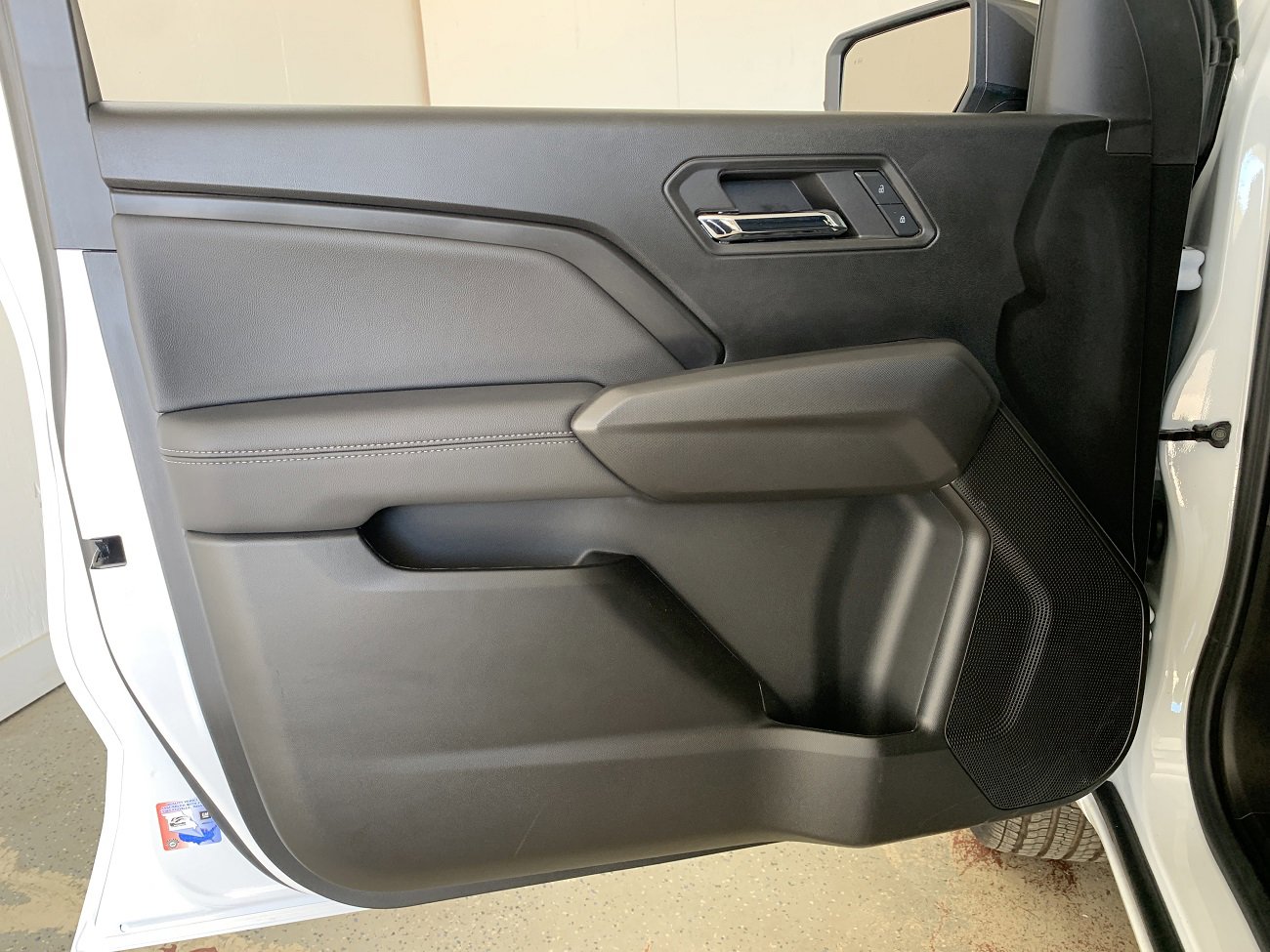 New 2024 Chevrolet Colorado LT w/ LT Convenience Package III image 18