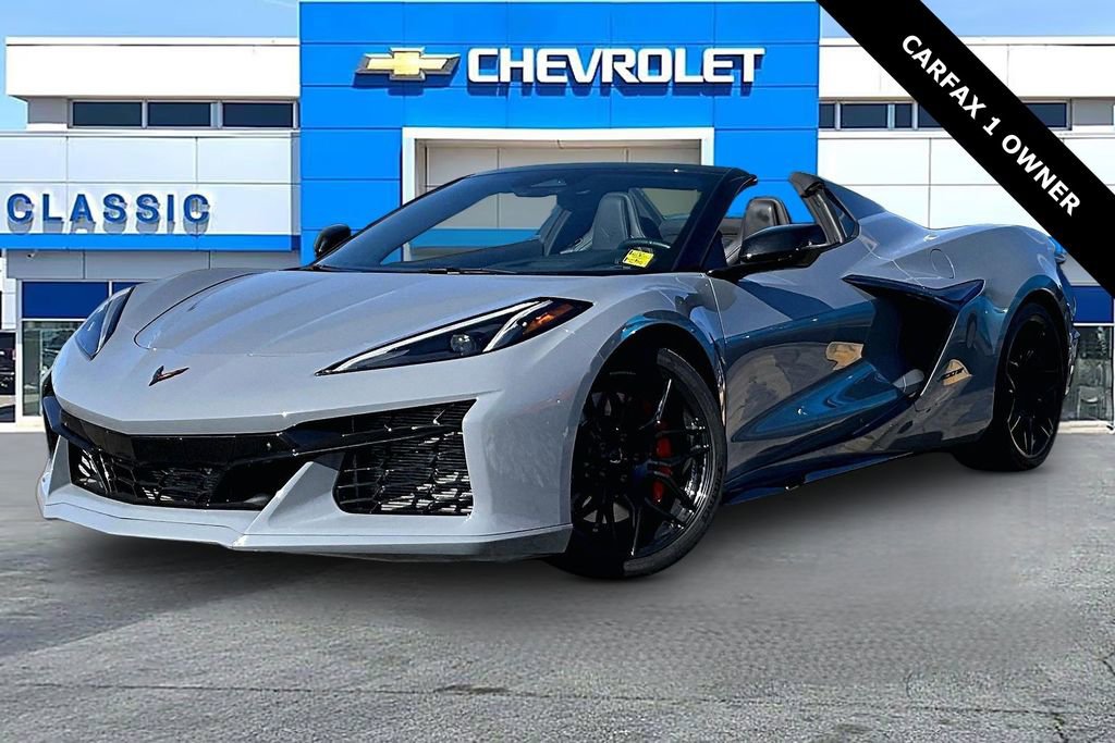 Used 2025 Chevrolet Corvette Z06 image 3