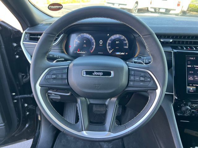 Used 2025 Jeep Grand Cherokee L Altitude AWD/4WD image 16