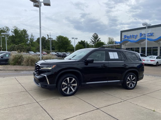 Used 2023 Honda Pilot Touring image 6