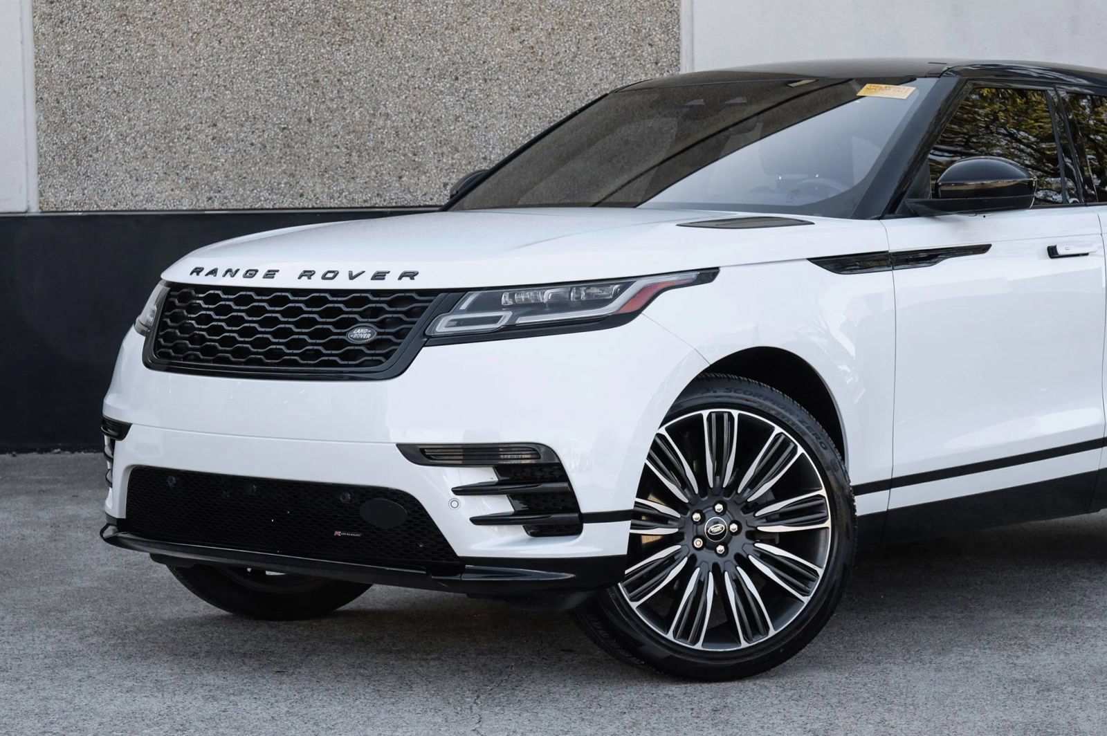Used 2022 Land Rover Range Rover Velar R-Dynamic S AWD/4WD image 4