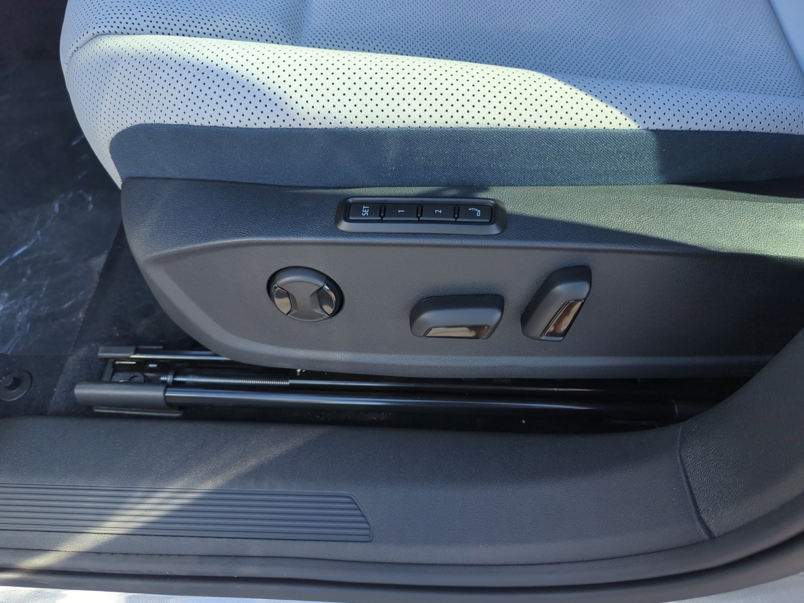 New 2025 Volkswagen ID.4 Pro S RWD image 14