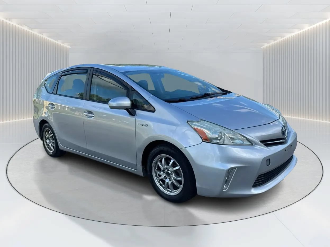 Used 2012 Toyota Prius V Three FWD image 3