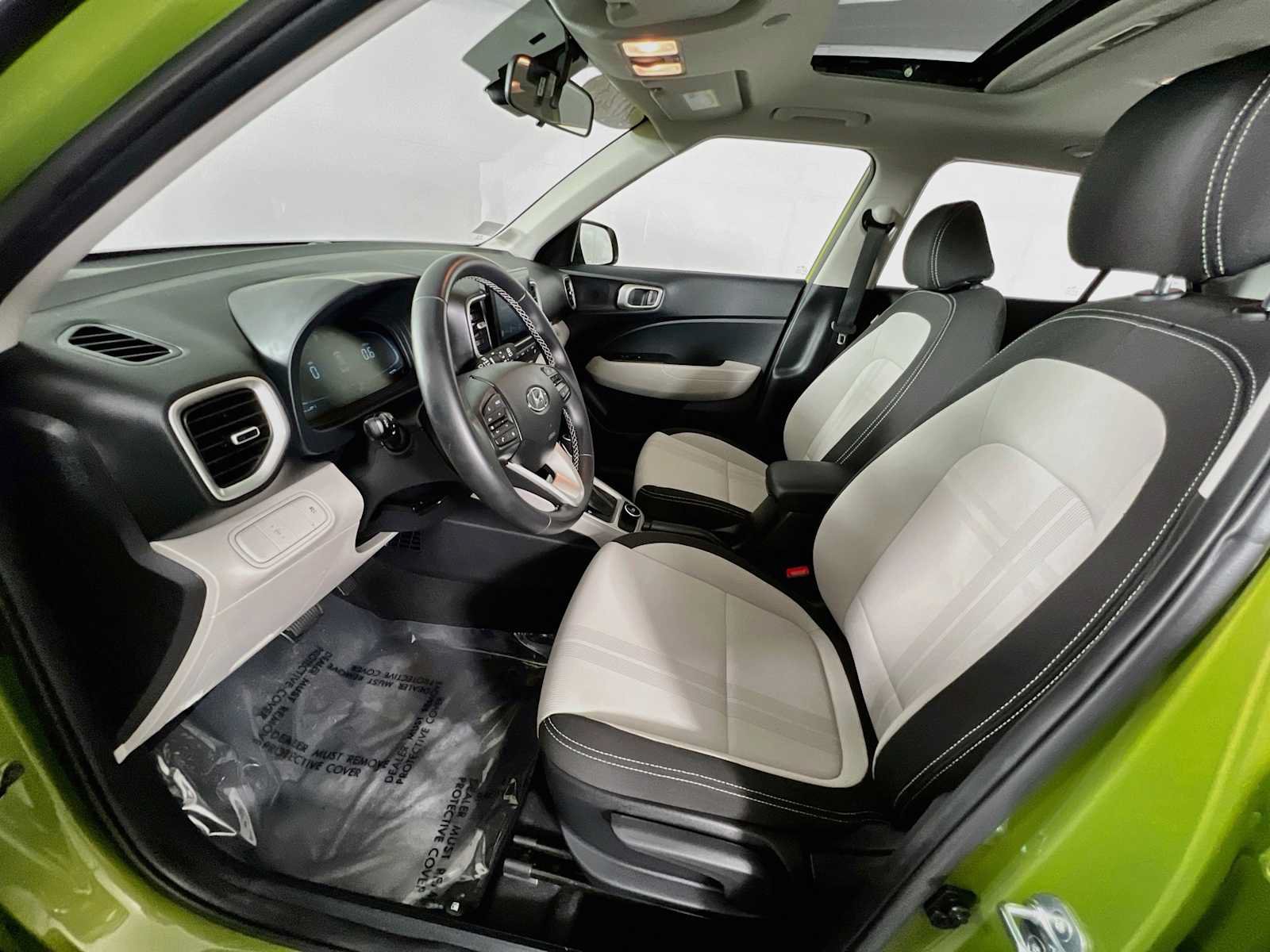 Certified 2023 Hyundai Venue SEL FWD image 21
