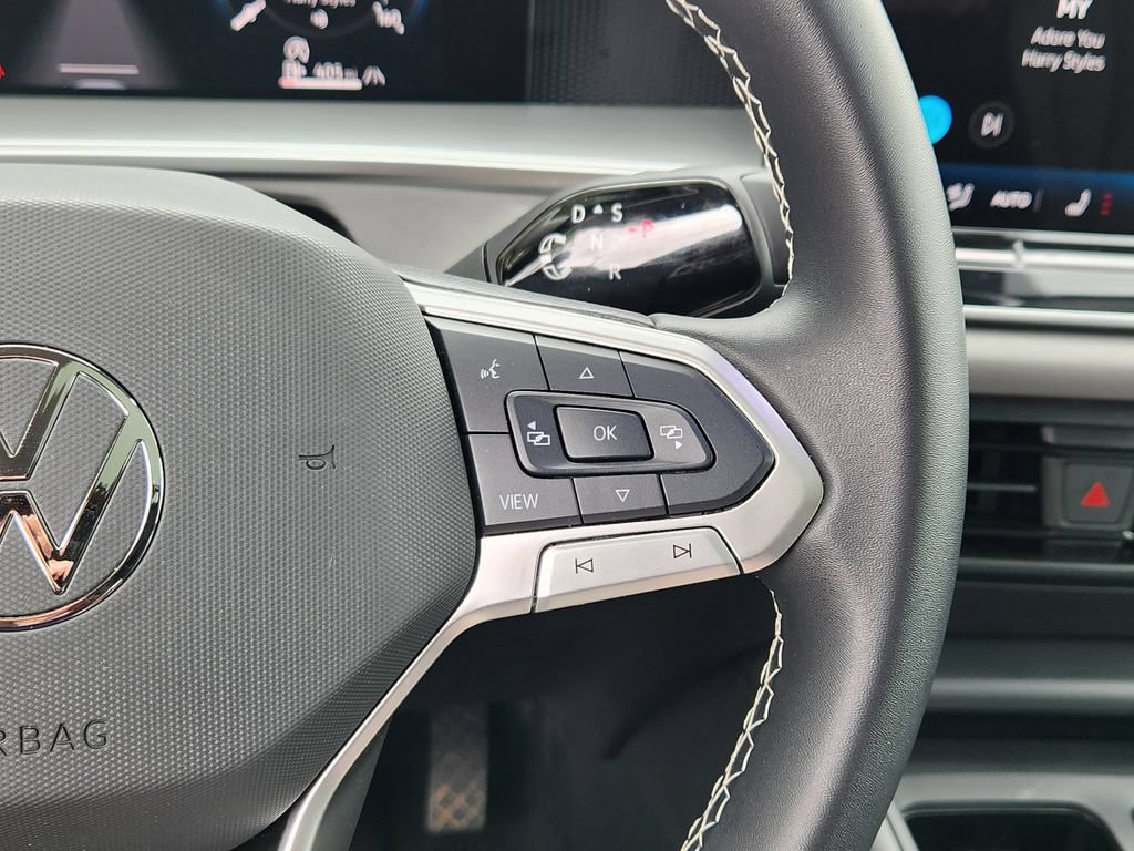 New 2025 Volkswagen Tiguan SE AWD/4WD image 17