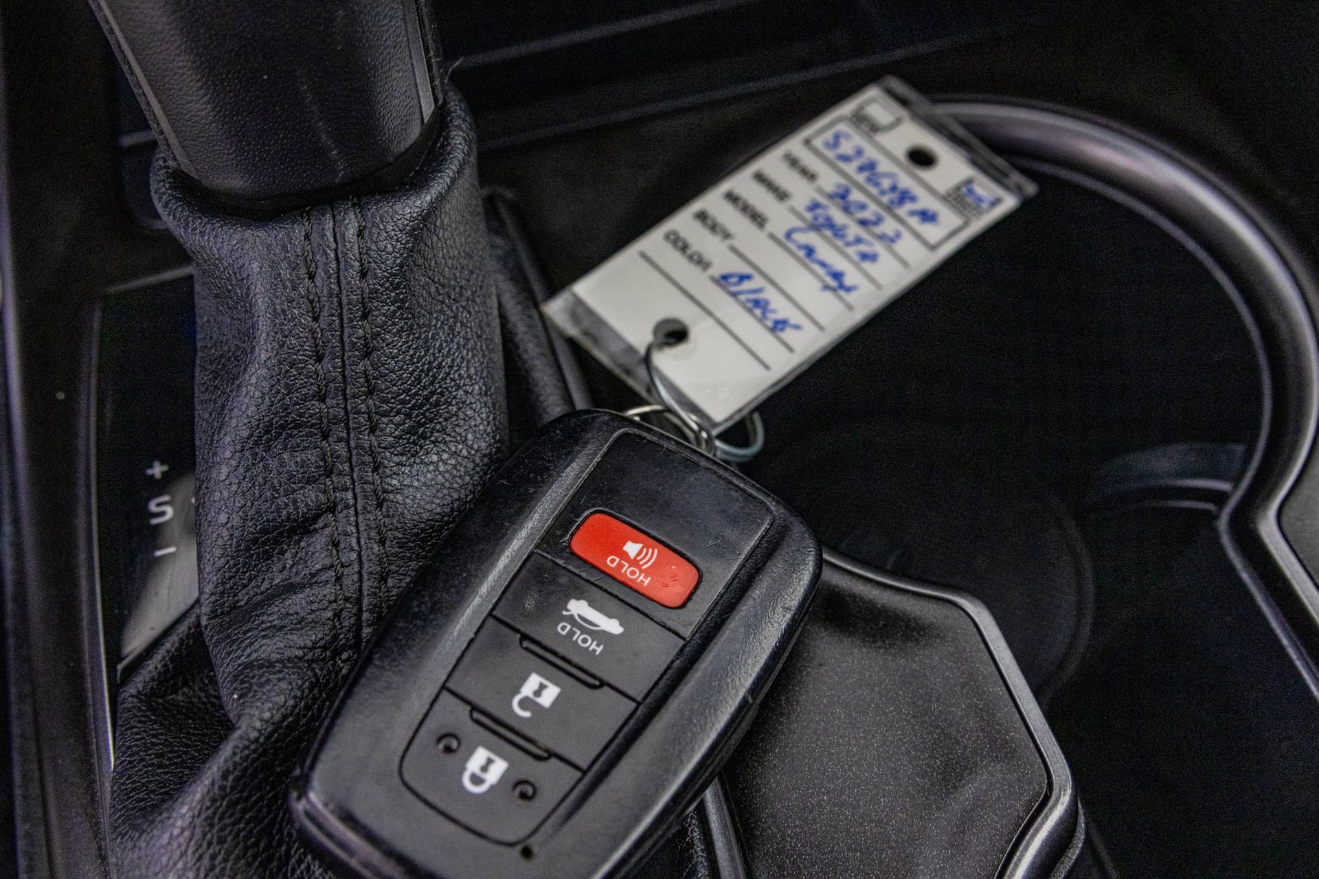 Used 2022 Toyota Camry SE w/ Cold Weather Package FWD image 28