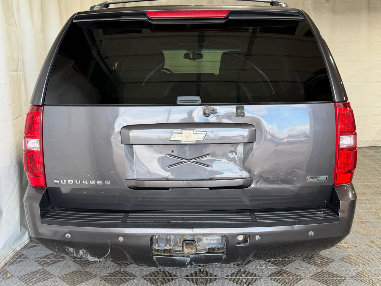 Used 2010 Chevrolet Suburban LT image 7