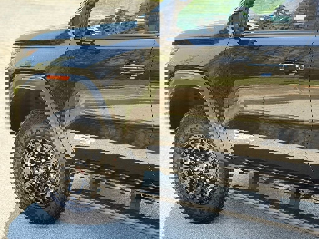 New 2026 GMC Canyon Elevation w/ Convenience Package image 8