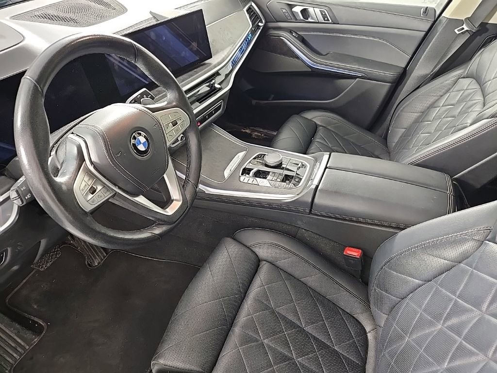 Used 2023 BMW X7 xDrive40i w/ Premium Package image 9